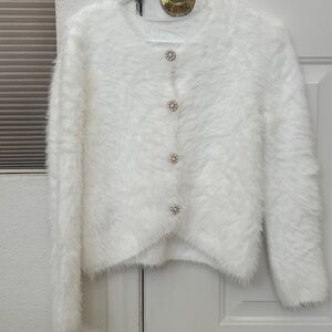 BEAUTIFUL SHAGGY FAUX FUR SWEATER WITH DETAILED ROUND PEARL BUTTONS
NWOT